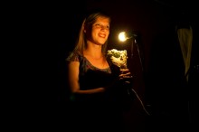 Maruša Majer v predstavi Baba Babi Babo (foto: Andrej Hočevar)