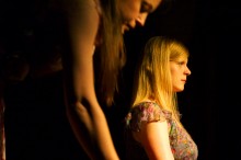 Nina Ivanišin Maruša Majer v predstavi Baba Babi Babo (foto: Andrej Hočevar)